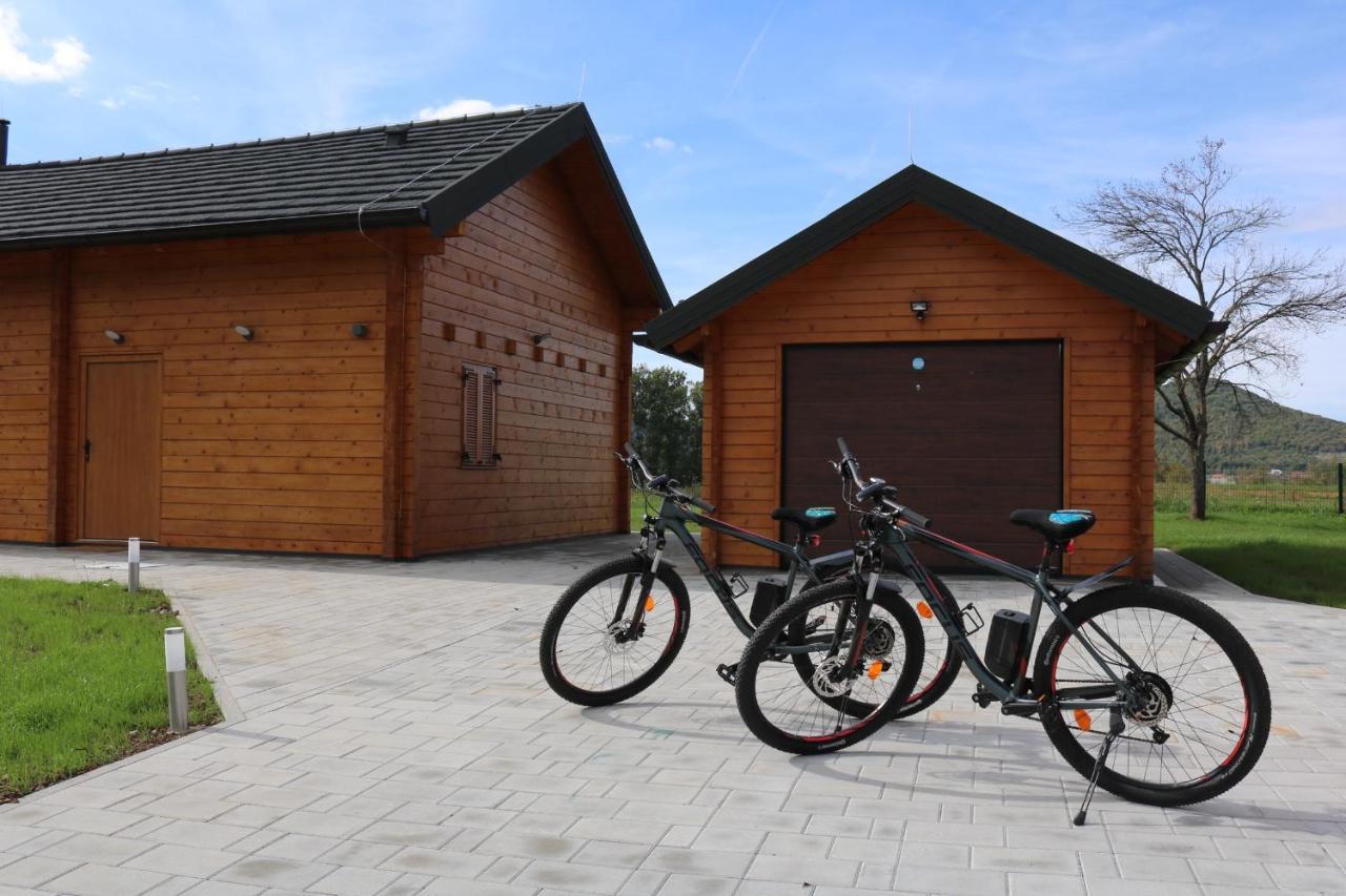 V'S Place - Wooden House With Heated Pool And Outdoor Sauna Otocac Luaran gambar