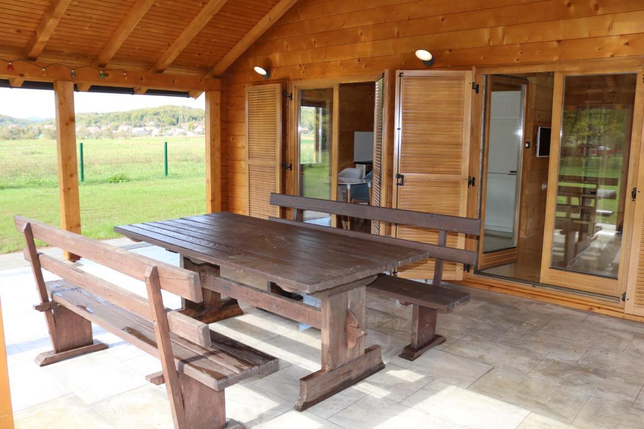 V'S Place - Wooden House With Heated Pool And Outdoor Sauna Otocac Luaran gambar