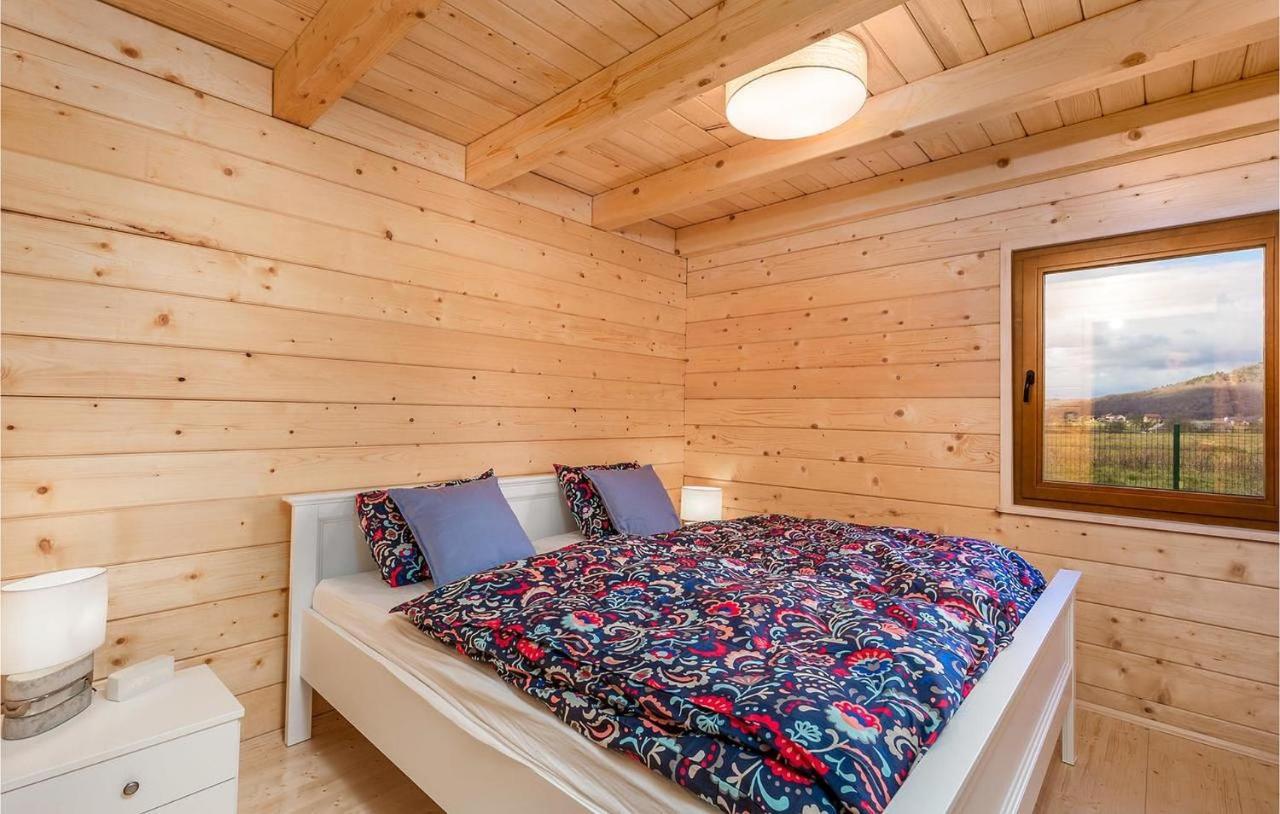 V'S Place - Wooden House With Heated Pool And Outdoor Sauna Otocac Luaran gambar