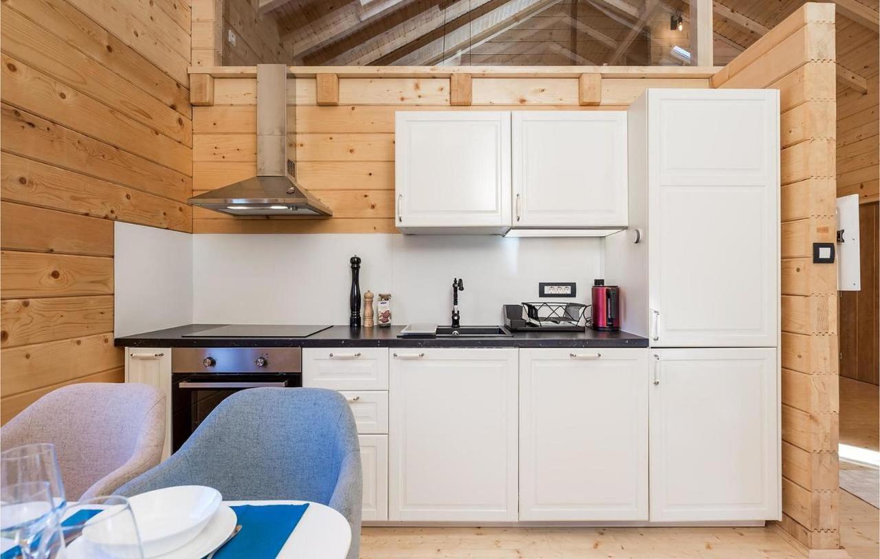 V'S Place - Wooden House With Heated Pool And Outdoor Sauna Otocac Luaran gambar