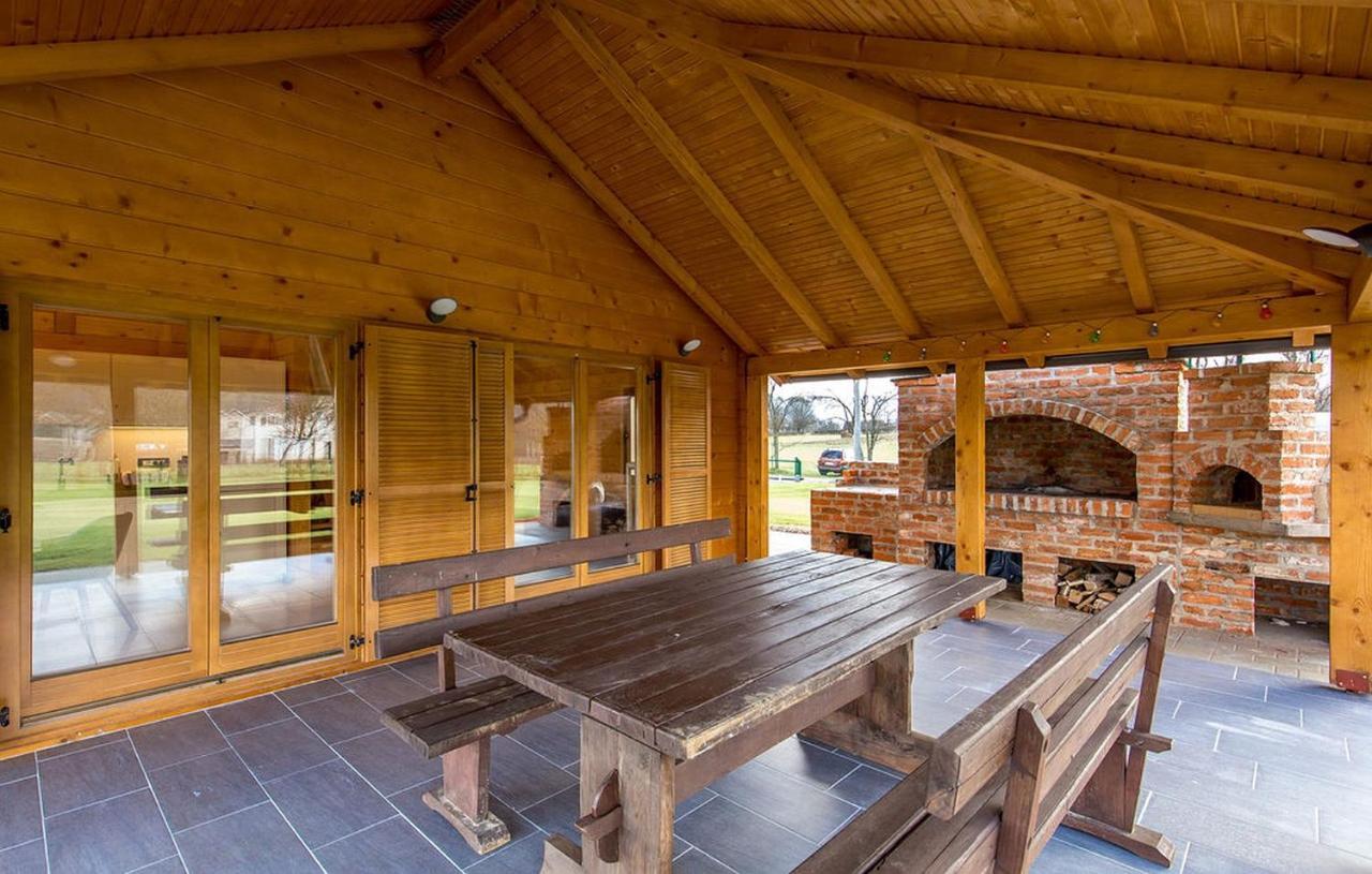 V'S Place - Wooden House With Heated Pool And Outdoor Sauna Otocac Luaran gambar