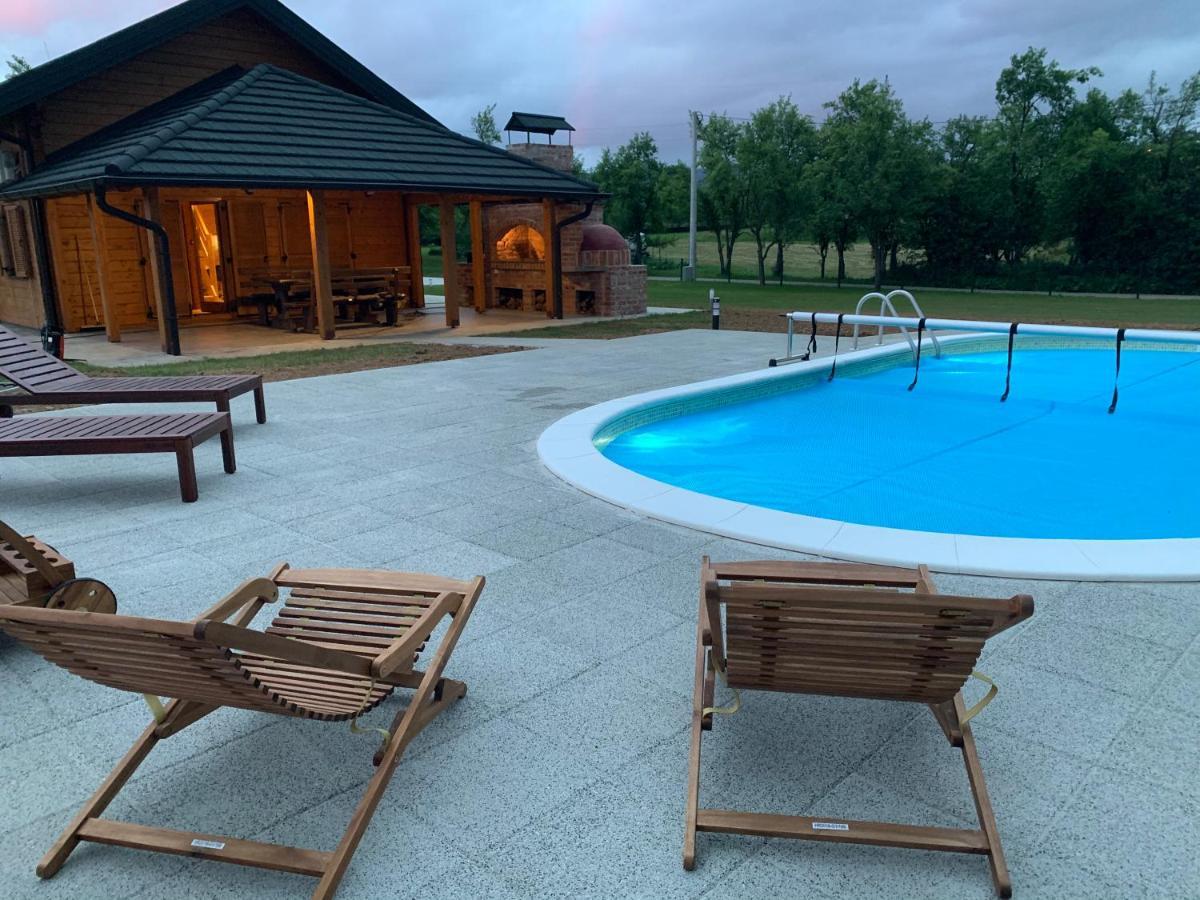 V'S Place - Wooden House With Heated Pool And Outdoor Sauna Otocac Luaran gambar